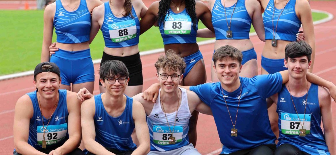 Hintere Reihe vlnr: Nikola Siwek, Lana Ruhnau, Sevetlana Da Silva, Eva Zimpelmann, Emma Lechner --- vordere Reihe vlnr: Samuel Wien, Lukas Gutekunst, Dany Clauß, Moritz Buttweiler, Constantin Reiß