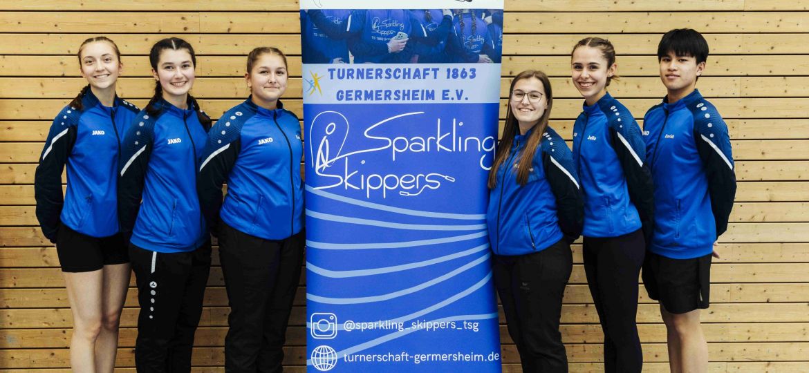 vlnr: Christina Khramtsov, Petra Golik, Emely Prel, Fabienne Metzger, Julia Linder und David Nghiem