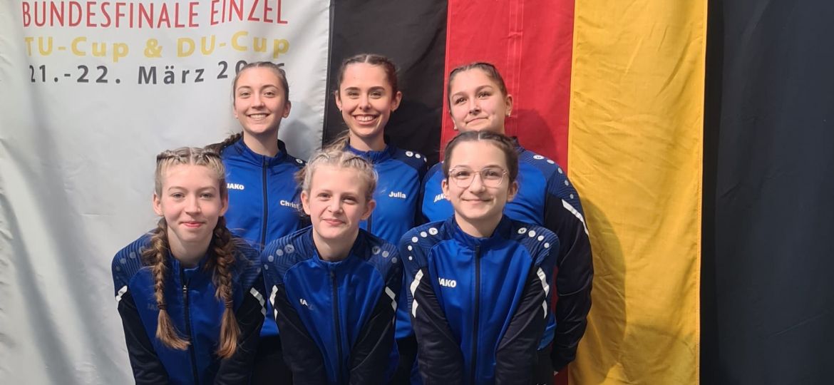 hintere Reihe vlnr: Christina Khramtsov, Julia Linder und Emely Prel --- vordere Reihe vlnr: Linda Orschel, Lea-Sophie Rau und Lea Golik