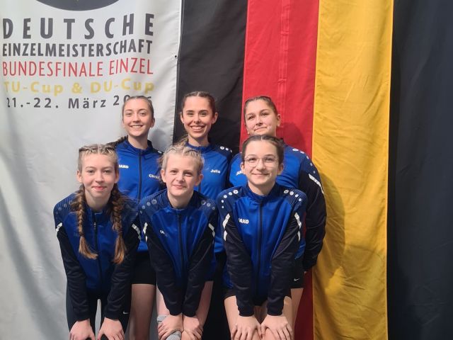 hintere Reihe vlnr: Christina Khramtsov, Julia Linder und Emely Prel --- vordere Reihe vlnr: Linda Orschel, Lea-Sophie Rau und Lea Golik