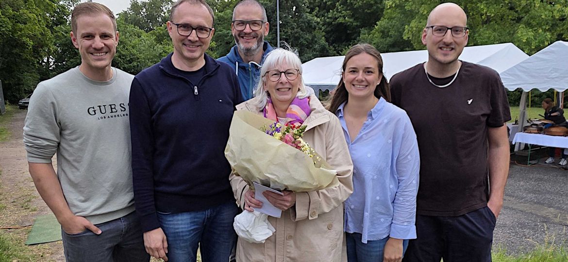 Verabschiedung von Elfi Ziegler durch den geschäftsführenden Vorstand - vlnr: Jan Weiß, Peter Auer, Dominik Morio, Elfi Ziegler, Jaqueline Baron und Dominik Betsch