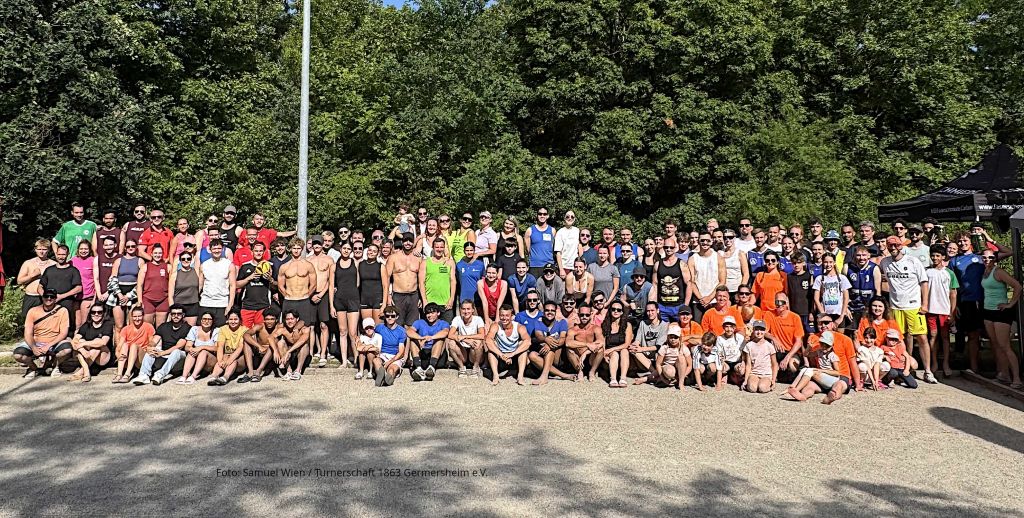 Gruppenfoto aller Teilnehmer der Stadtmeisterschaft Beachvolleyball 2026 Gruppenfoto aller Teilnehmer der Stadtmeisterschaft Beachvolleyball 2026